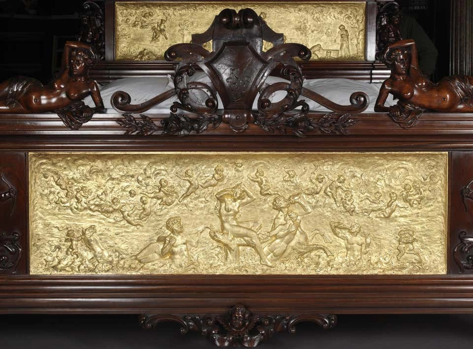 Antique Royal Sketched Carving Bed | Wooden City Crafts