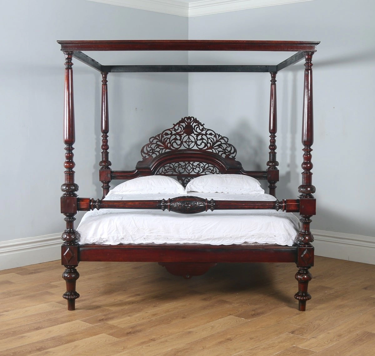 Antique Jaipur Style Carved Poster Bed | Wooden City Crafts