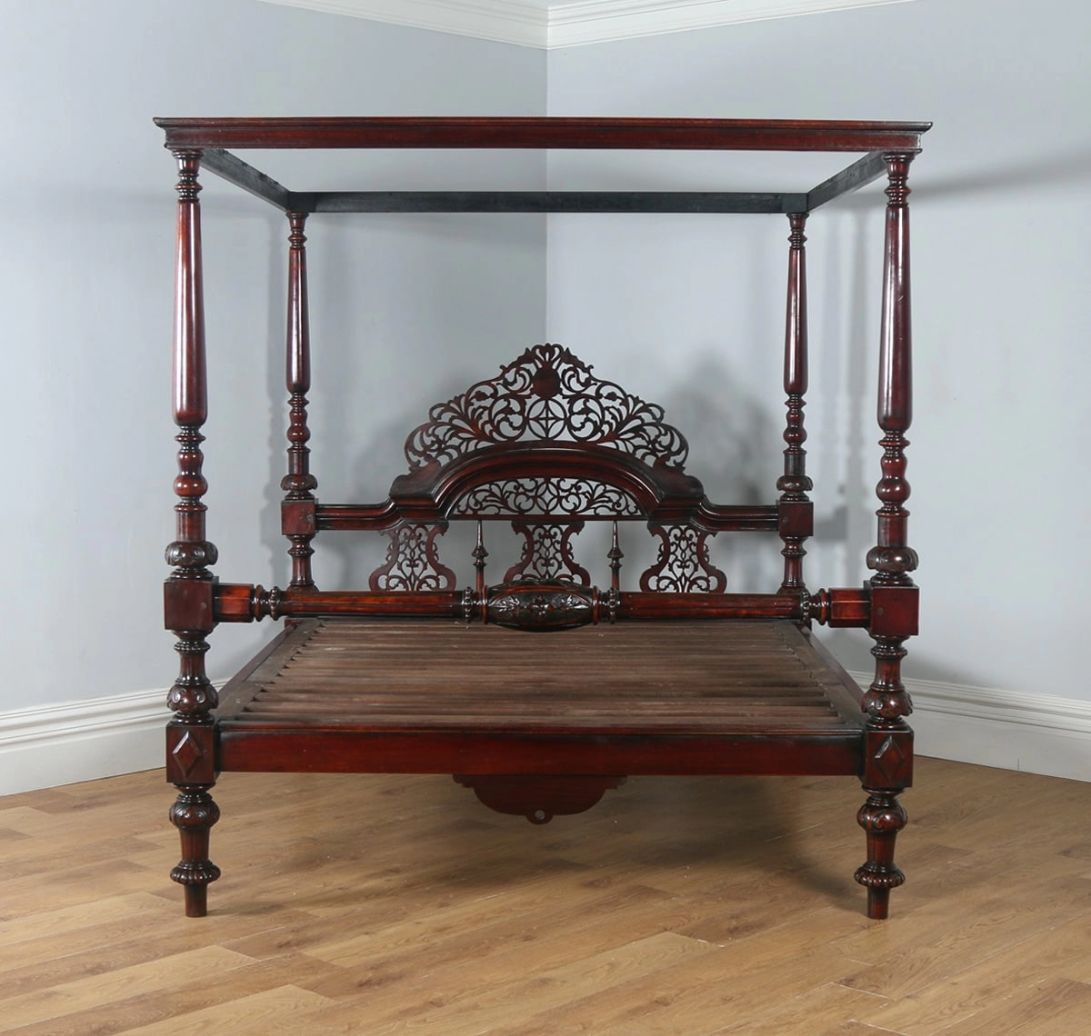 Antique Jaipur Style Carved Poster Bed | Wooden City Crafts